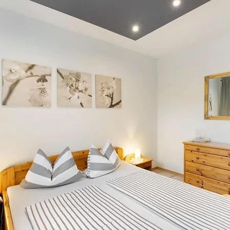 Weingut Geiler - Neucastell Apartment *